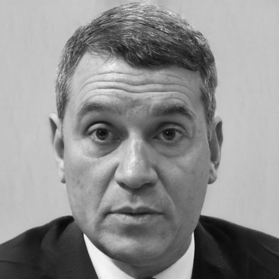 Portrait de Marc Dubois, expert en stratégies financières